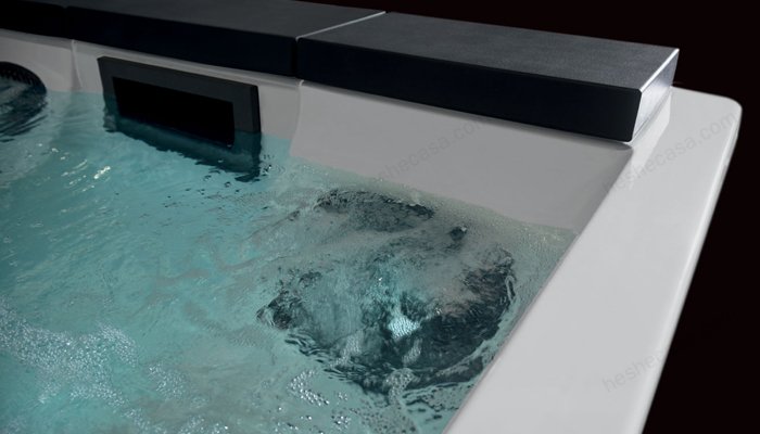 minipiscina-idromassaggio-design-treesse-quarz按摩浴缸