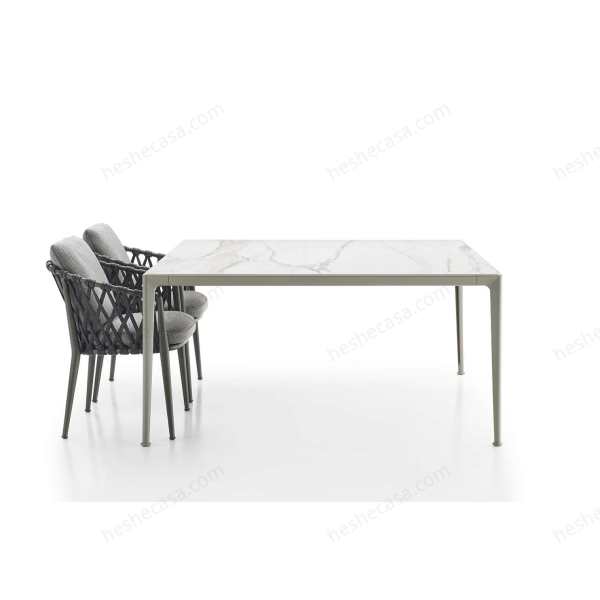 Mirto outdoor tables1 户外桌子