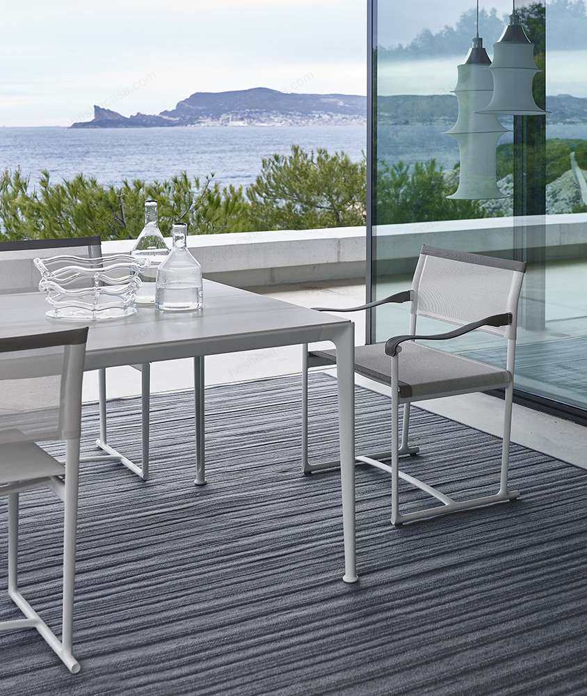Mirto outdoor tables1 户外桌子