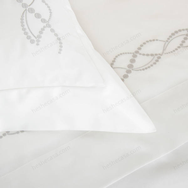 Pearls Embroidered Sham 靠垫套