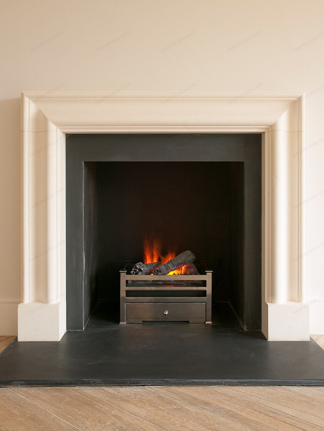 Lecce Stone Fireplace Mantel壁炉