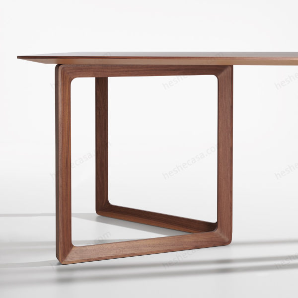 Opus Tables893Tr餐桌