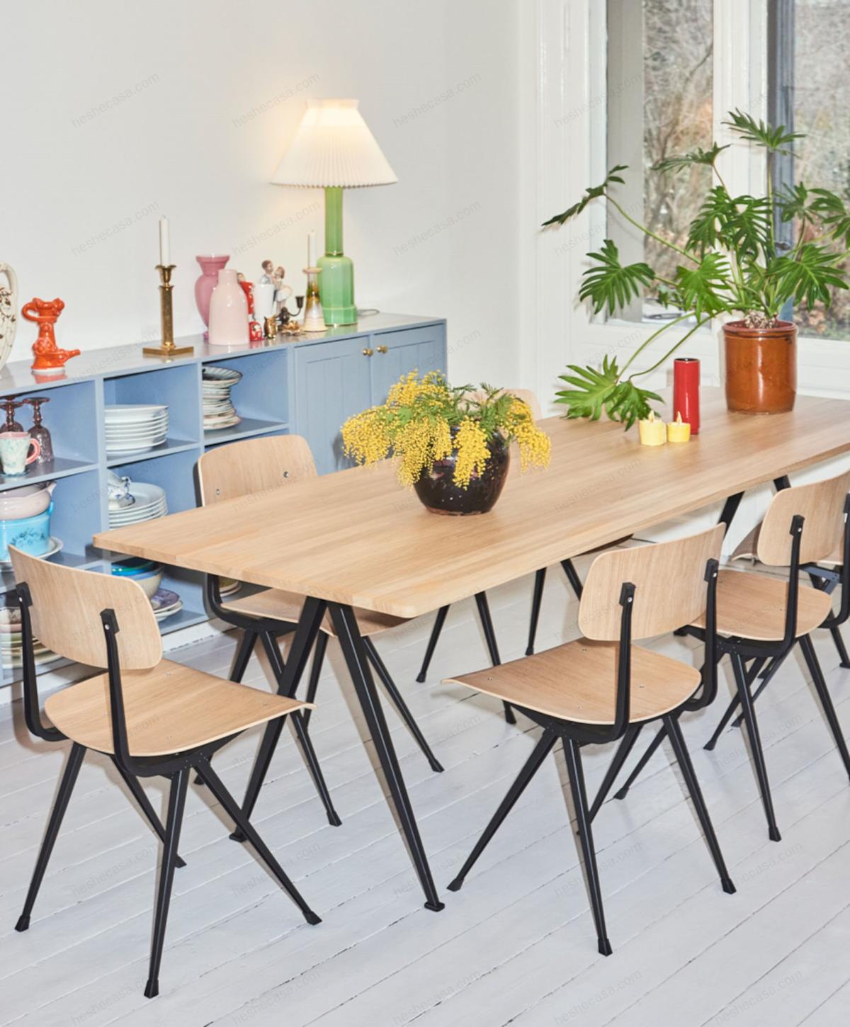 Pyramid Table 02餐桌