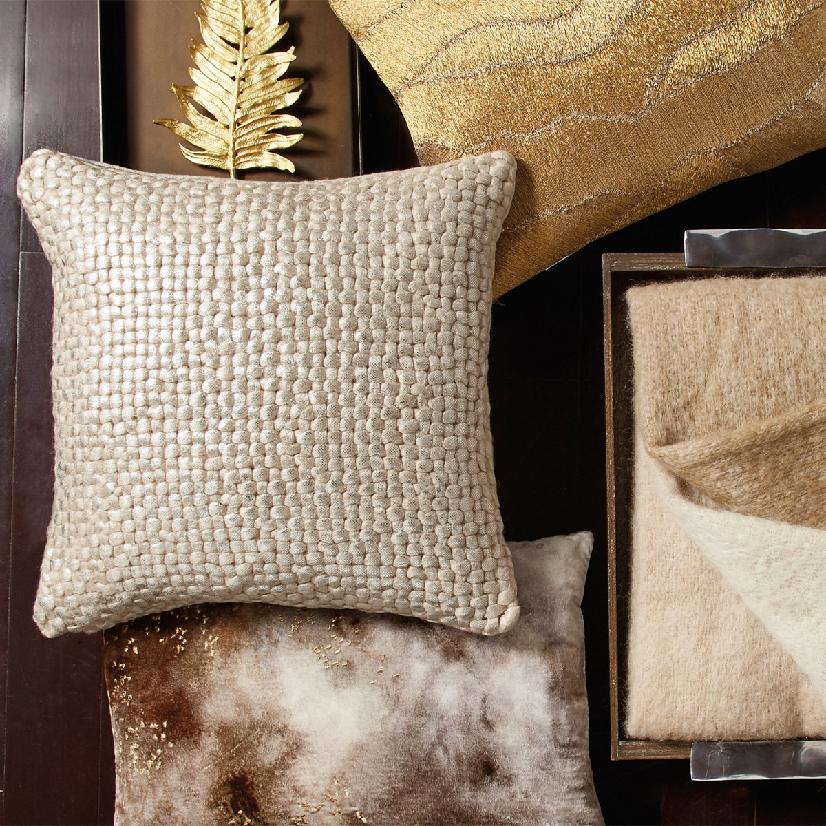 Metallic Knit Decorative Pillow靠垫