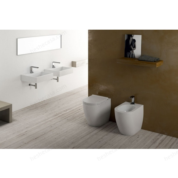 Back To Wall Wc. Rimless洁身器