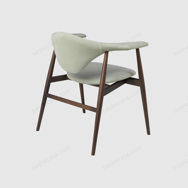 Masculo-Upholstered-Wood Base单椅