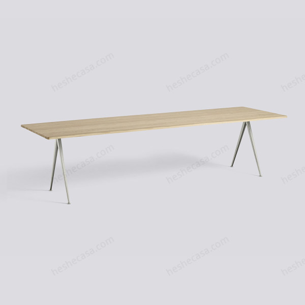 Pyramid Table 02餐桌