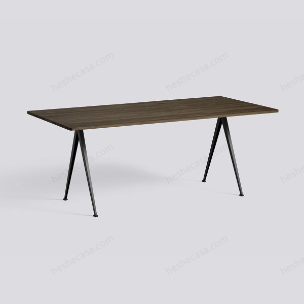 Pyramid Table 02餐桌