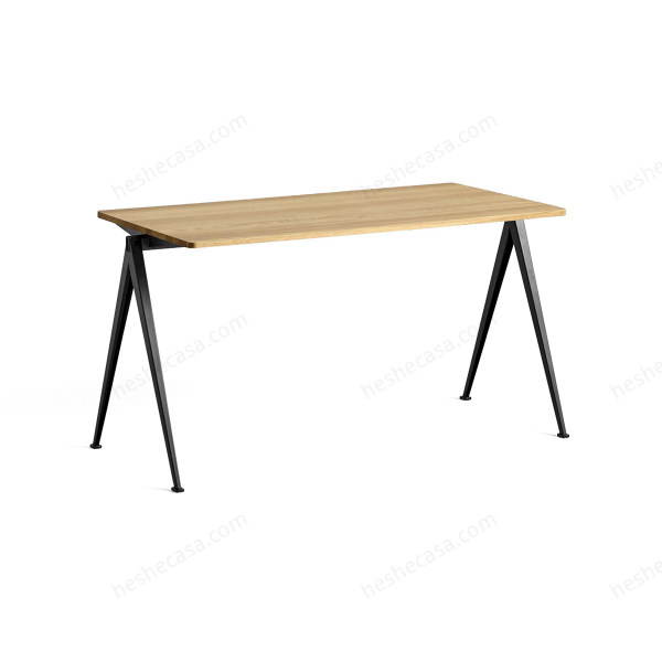 Pyramid Table 01书桌