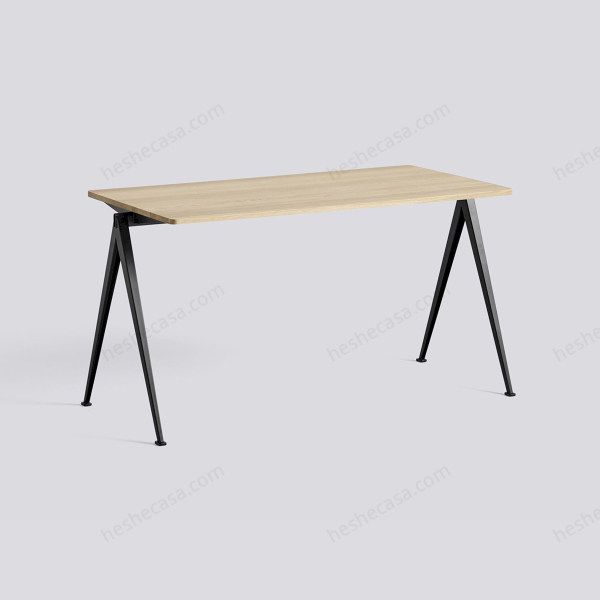 Pyramid Table 01书桌