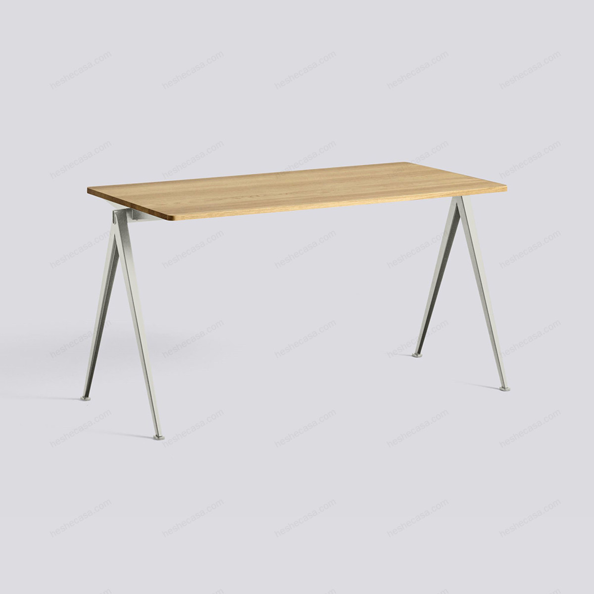 Pyramid Table 01书桌