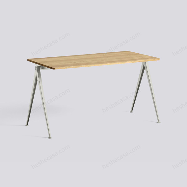 Pyramid Table 01书桌